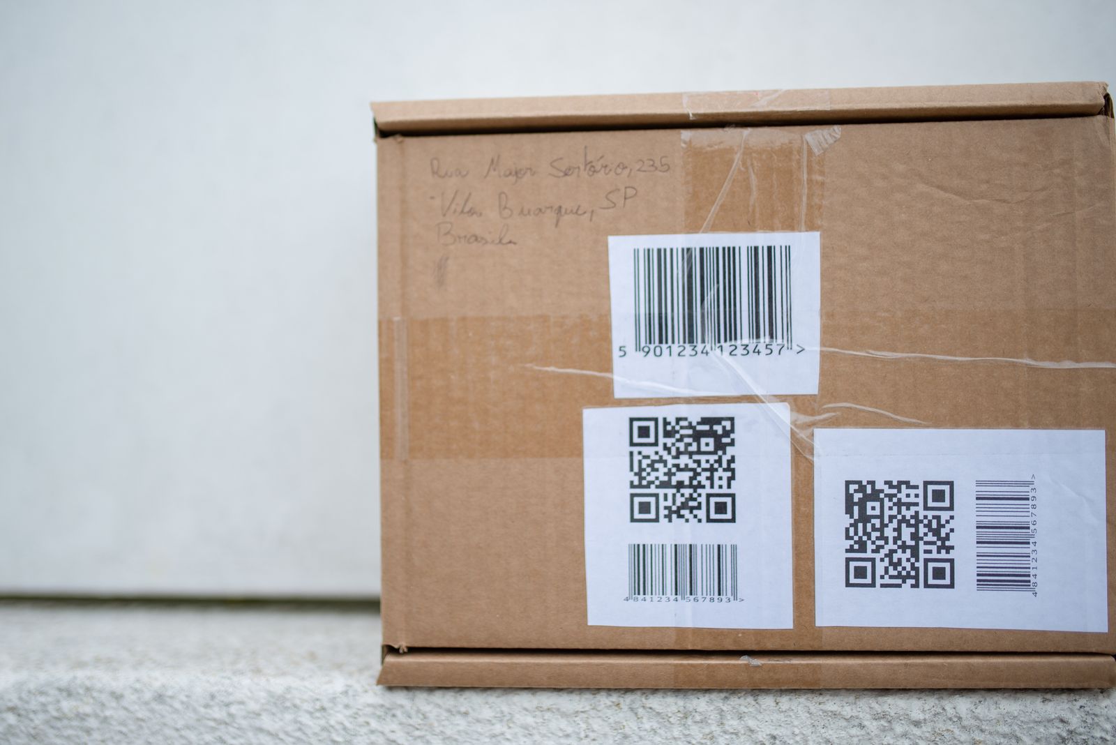 How to Find a Lot Number, UPC, SKU, and Best-Before Date
